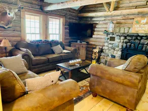 Beautiful Secluded Log Cabin - Image 5