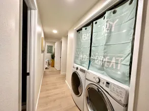 Cute + Sanitized 3 Bedroom Cozy home with Parking - Image 5
