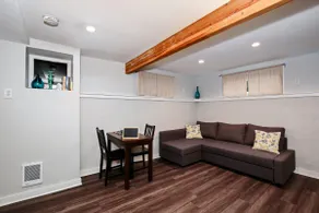 Clean private apartment near Green Lake/light rail - Image 5