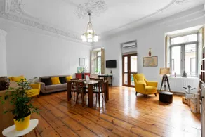 Stay in Style: 1-Bedroom with Old City Charm - Image 2