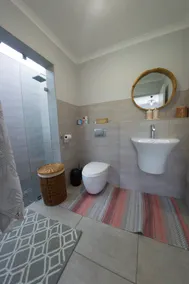 Fig Tree Self Catering Apartment - Image 5