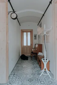 Quiet apartment on Liberation Square - Image 4