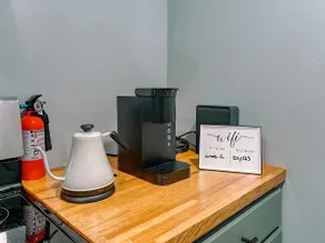 Bright and Cozy Upgraded Apartment in West Point - Image 4