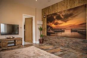 Luxury Rustic Charlestown Themed Apartment - Image 2