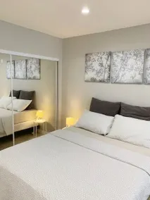 CHIC & Pretty WALK OF FAME Apartment - Image 5