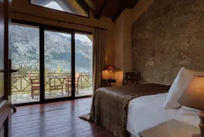 Parnassus Dreamwood Chalet - Image 2