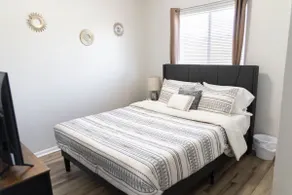 Cozy modern stay 2bedroom apt. Great for travelers - Image 4
