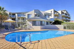 Beachfront @ Scarbs - Image 2