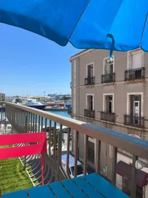 Beautiful Design & Cosy Apartment with Quay View - Image 2