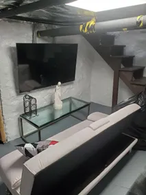 The Caverne, Basement Apartment - Image 2
