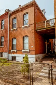 Cozy, Old World Charm Apartment in Benton Park!!! - Image 2