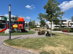 Luxury home 18 minutes from the airport - Image 3