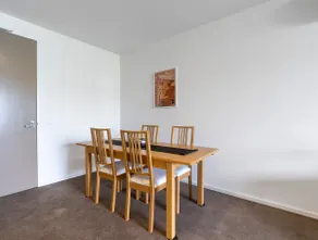 Kingston Foreshore Flat with Garden View - Hosted by Canstay - Image 5