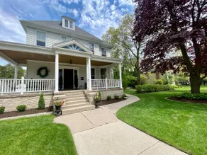 LUXE Manor with Modern, Elegant Vibes - Image 2