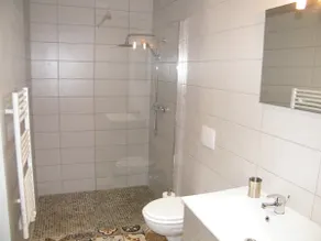 SOM SOM ses på kanal 4 - et nyt liv i solen - Image 4