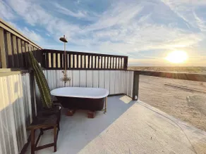 Secluded Desert Oasis with Rooftop Stargazing - Image 3