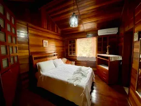 Entire chalet: 3 bedrooms (1 ensuite with hot tub) 2 parking spaces - Image 5