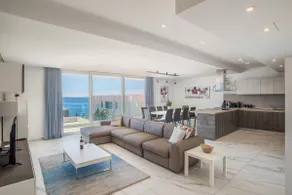 Villa Apartments with private pool & sea views - Image 4