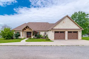 Charming Lake Getaway with Sunset Views! - Image 2