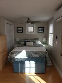 Sunny Wakefield studio apartment - Image 3
