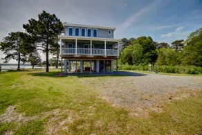 ”Bee-Z Haven” Waterfront Cottage on the Ware River - Image 4