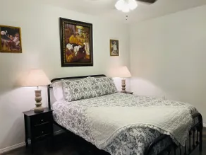 Town & Country Cottage - Image 3