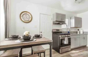 Lovely 2-bedroom rental unit. 8 min from the beach - Image 3