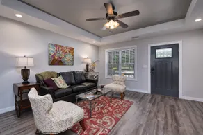 Craftsman - 2 BR, 2 bath. Sleeps 5! Boat Friendly! - Image 3