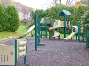 3 BR Lake House in Gated Candlewood Lake Community - Image 5