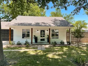 Aviation House | Sleeps 6 |Steps from Osage Park - Image 2
