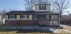 Great cozy 6 bedroom home with gameroom & Firepit. - Image 4