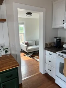 Adorable 1-bedroom 1930s farmhouse. - Image 2