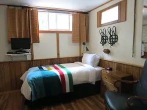 Banff Beaver Cabins - Gopher Basement Suite - Image 2