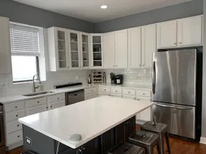 HUGE 1700 sqft 3bd West Loop Penthouse w/ Balcony - Image 4