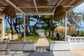 Enjoy Villa Pura Vida on the beachfront - Image 2
