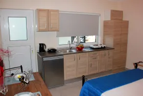 Budget Studios Haraki - Image 2