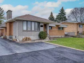 Charming Getaway with Modern Comforts - Upper Unit - Image 2