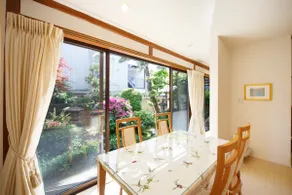 Serene Garden House, Walk to Castle - Image 4
