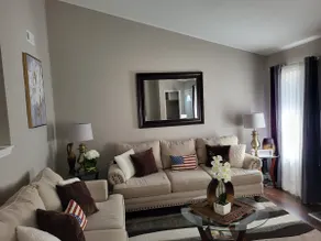 Cozy 2 bedroom home with fireplace close to base - Image 3