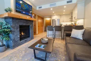 Luxury unit in the heart of Canmore - Image 4