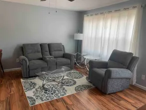 Charming Fully Furnished 2 Bedroom House & Garage - Image 2