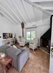 Escape the city! Cozy climate and home. - Image 3