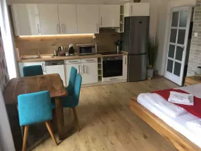 Terrace Apartman Prémium Belváros Jacuzzival - Image 4