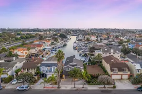 Stunning, upscale waterfront house in Oxnard, California - Image 4