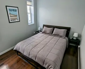 Bright modern flat with free garage parking - Image 5