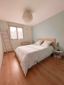 Cozy urban cocoon, balcony & parking near the center - Image 3