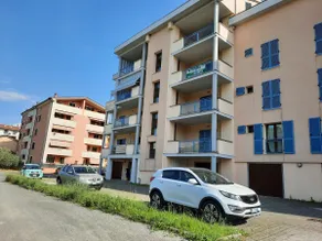 the blue shutter is - Image 4