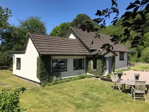 Pretty riverside cottage near Snowdonia - Image 2