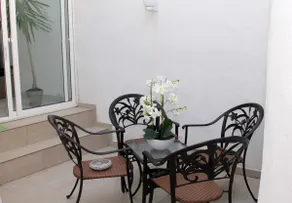 Walking distance to shops and sea front. - Image 5