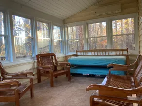 Knight Play Golf home with Jetted tub on 1.2 acre lot in Apex - Image 4